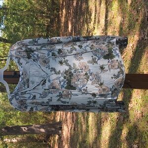 ❤️5/$25 Blousology Floral Soft Top